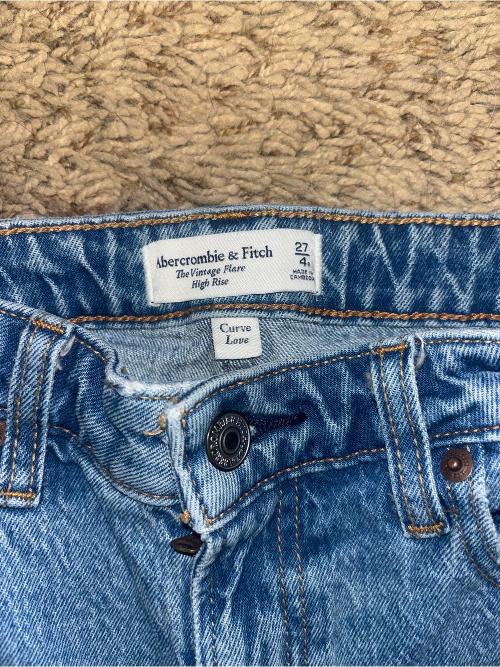 Abercrombie & Fitch Curve Love Vintage Flare High-Rise Jeans - Light Blue